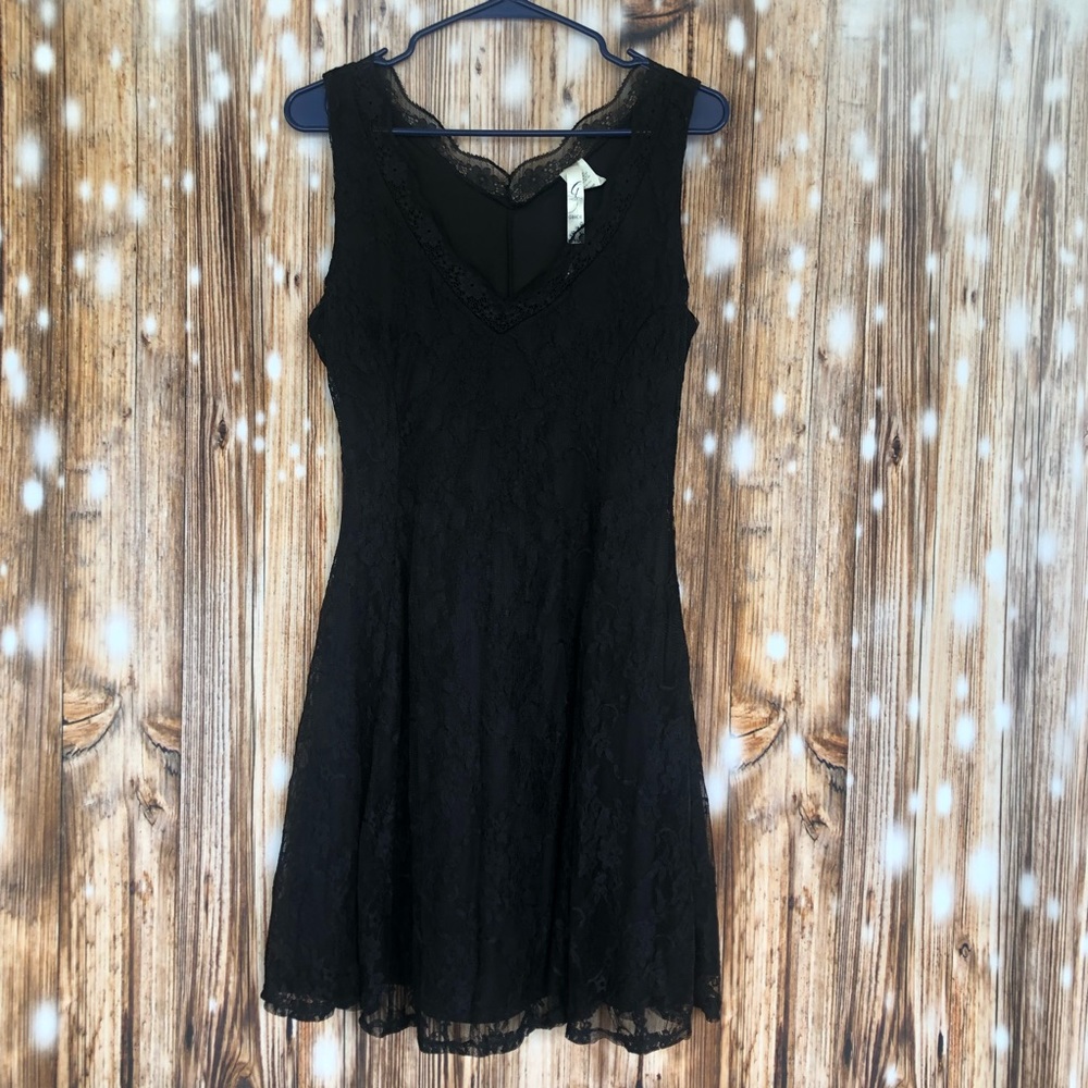 NWT Discovery Clothing Gracie Black Lace Overlay Sleeveless Dress